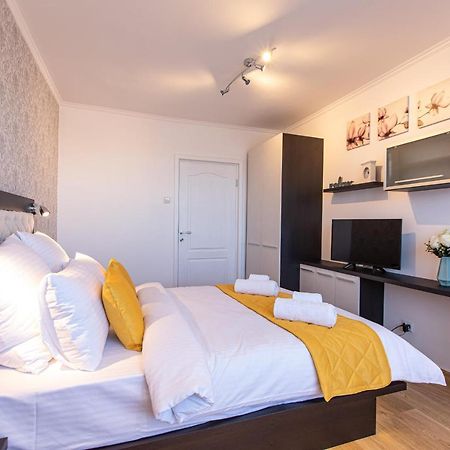 Onyx - Wonder Aparthotel Brasov Ngoại thất bức ảnh