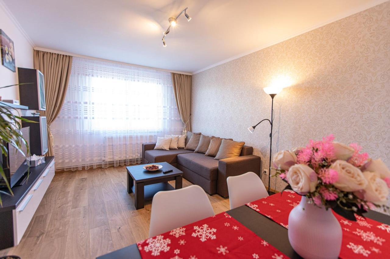 Onyx - Wonder Aparthotel Brasov Ngoại thất bức ảnh